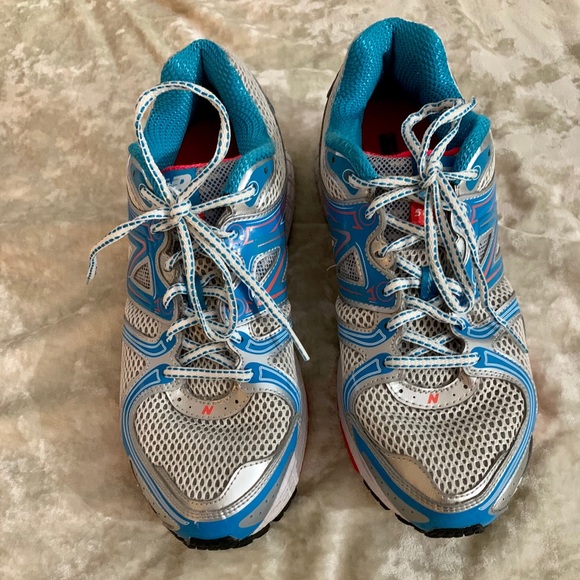 NWOT New Balance 580v4 Running Sneakers - Picture 1 of 4